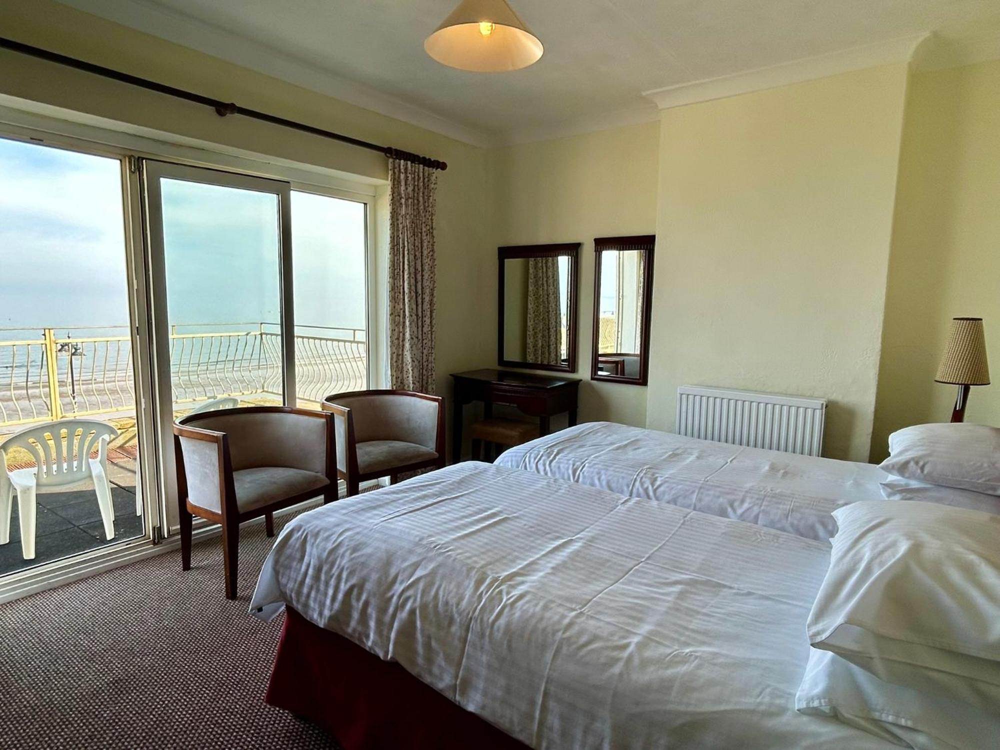 Bay View - Seafront, Sandown - Free Car Ferry For Bookings Of 3 Or More Nights, Subject To Availability Exterior photo